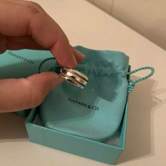 Tiffany Ring Size 6 - Picture 4 of 9